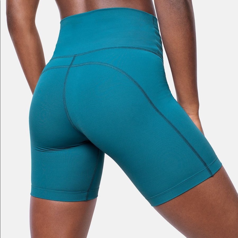 Outdoor Voices lightform short